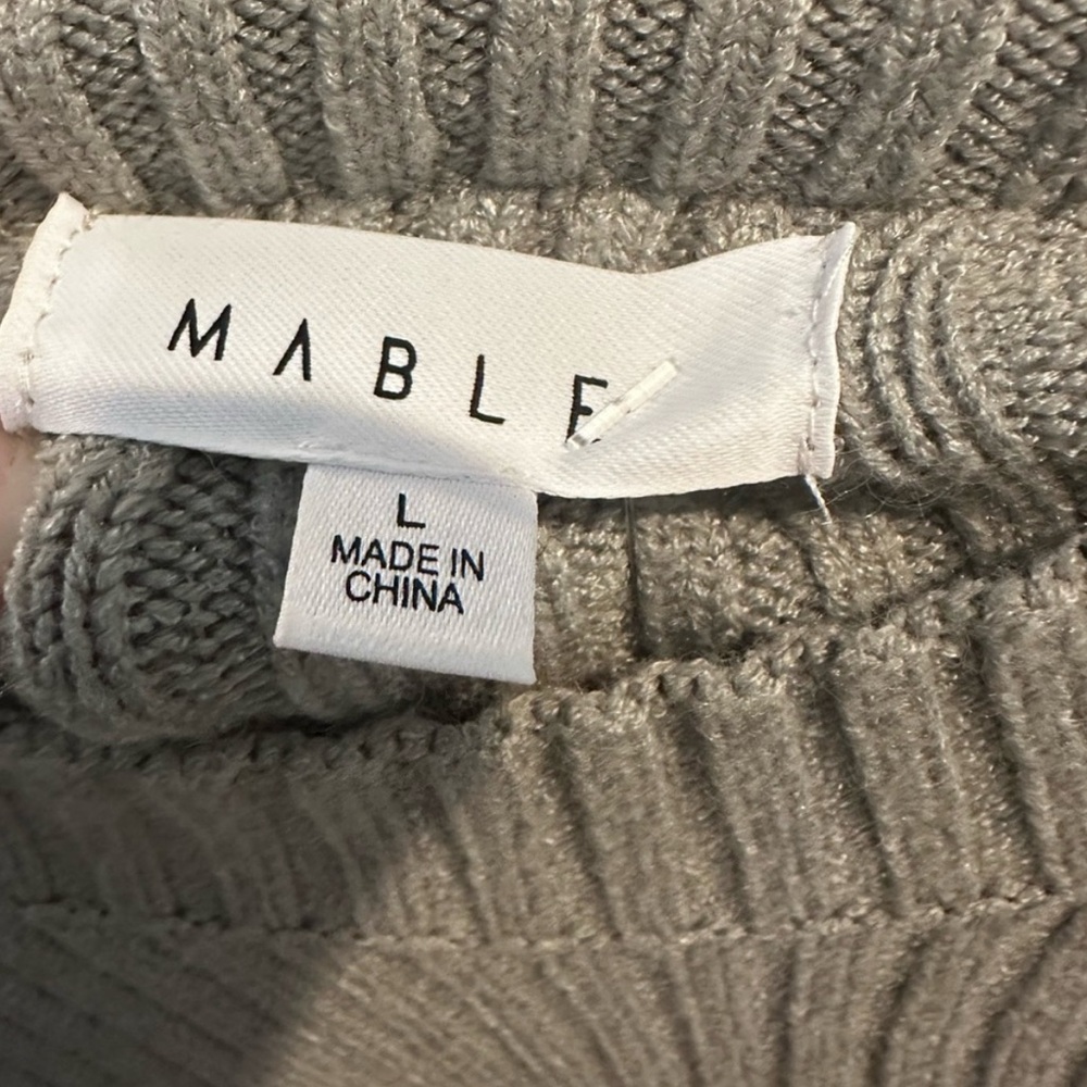 Mable Fenne Ribbed Olive Cropped Sweater Size Large - Picture 3 of 5